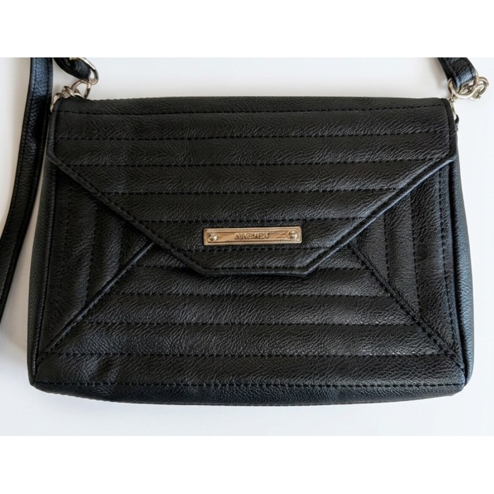 Nine West Small Black Shoulder Bag / Clutch, Faux Leather, Front Flap, 8.5" x 6" - Picture 2 of 9